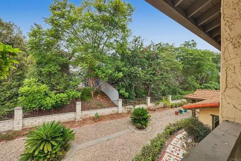 Exterior - 983 El Pajodo Pl, Vista, CA 92084 photo 10 of 21