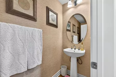 Bath - 4368 Nautilus Way #10, Oceanside, CA 92056 photo 2 of 4