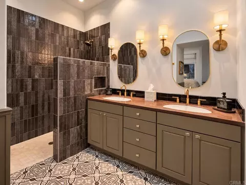 Bath - 4909 Icaria Way, Oceanside, CA 92056 photo 1 of 4