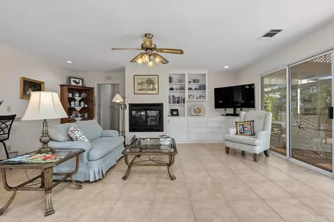 Living - 1066 Ridge Heights Dr, Fallbrook, CA 92028 photo 2 of 8