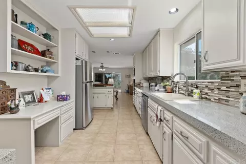 Kitchen - 1066 Ridge Heights Dr, Fallbrook, CA 92028 photo 1 of 6
