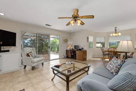 Living - 1066 Ridge Heights Dr, Fallbrook, CA 92028 photo 6 of 8