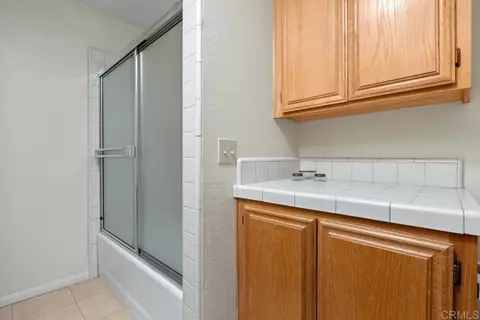 Bath - 1066 Ridge Heights Dr, Fallbrook, CA 92028 photo 4 of 4