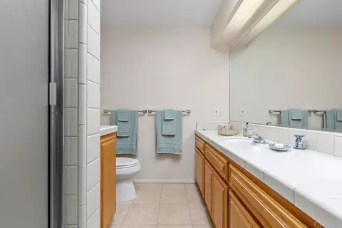 Bath - 1066 Ridge Heights Dr, Fallbrook, CA 92028 photo 3 of 4