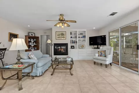 Living - 1066 Ridge Heights Dr, Fallbrook, CA 92028 photo 3 of 8