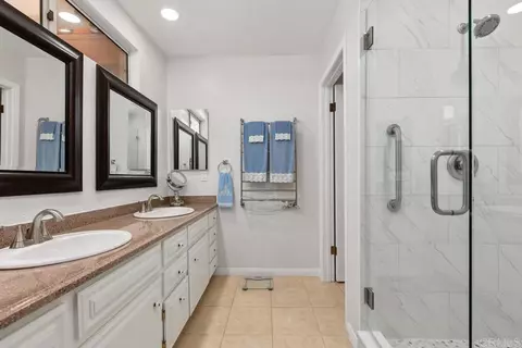 Bath - 1066 Ridge Heights Dr, Fallbrook, CA 92028 photo 1 of 4