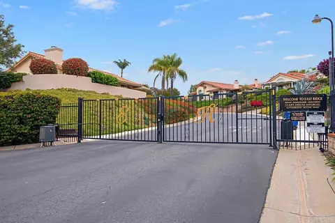 View/Area - 1066 Ridge Heights Dr, Fallbrook, CA 92028 photo 2 of 6