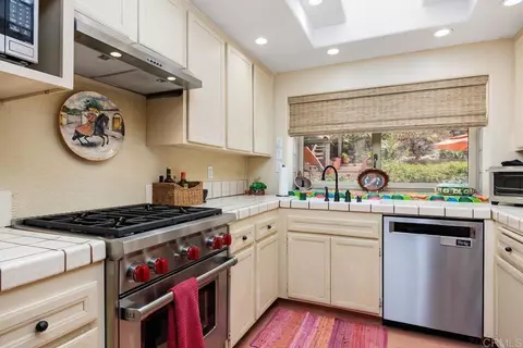 Kitchen - 1501 Tennis Match Way, Encinitas, CA 92024 photo 2 of 3