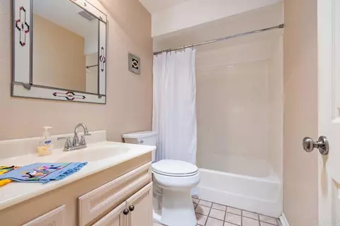 Bath - 1501 Tennis Match Way, Encinitas, CA 92024 photo 4 of 4