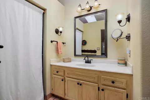 Bath - 1501 Tennis Match Way, Encinitas, CA 92024 photo 2 of 4