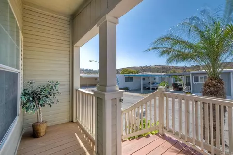 107 Shirle Ln, Oceanside, CA 92058 photo 2