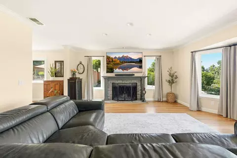 Living - 16960 Whirlwind Ln, Ramona, CA 92065 photo 2 of 8