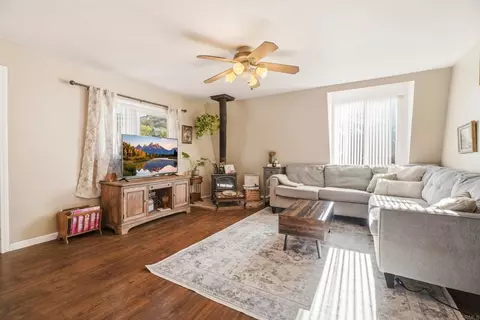 Living - 16960 Whirlwind Ln, Ramona, CA 92065 photo 5 of 8