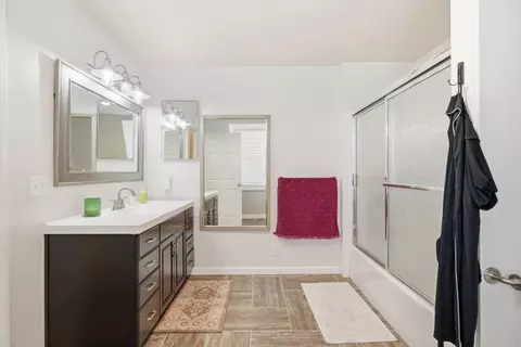 Bath - 16960 Whirlwind Ln, Ramona, CA 92065 photo 4 of 4
