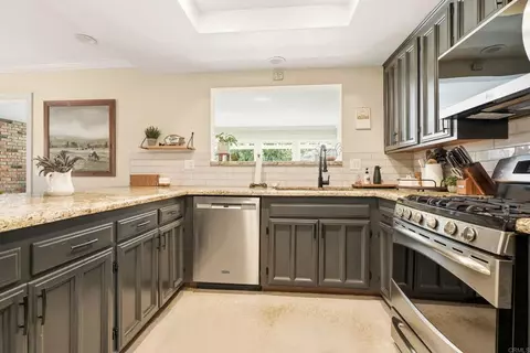 Kitchen - 16960 Whirlwind Ln, Ramona, CA 92065 photo 3 of 8