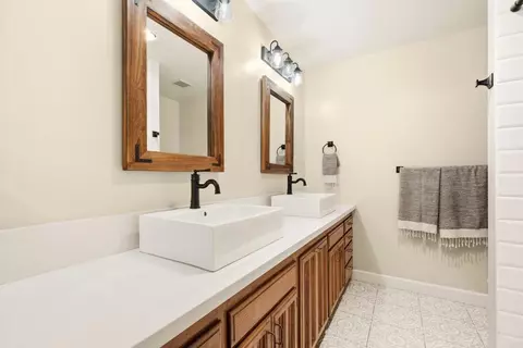 Bath - 16960 Whirlwind Ln, Ramona, CA 92065 photo 2 of 4