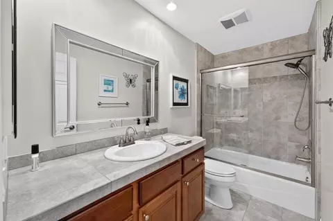 Bath - 4233 Los Padres Dr, Fallbrook, CA 92028 photo 1 of 4