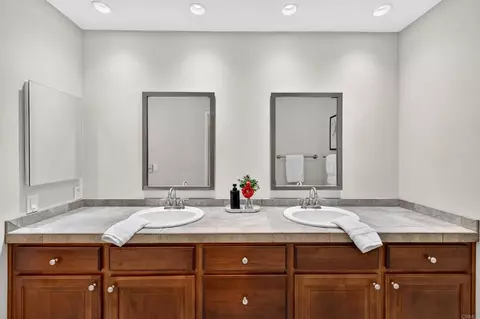 Bath - 4233 Los Padres Dr, Fallbrook, CA 92028 photo 3 of 4