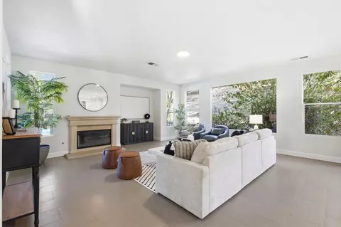 Living - 399 Amparo Dr, Escondido, CA 92025 photo 4 of 7