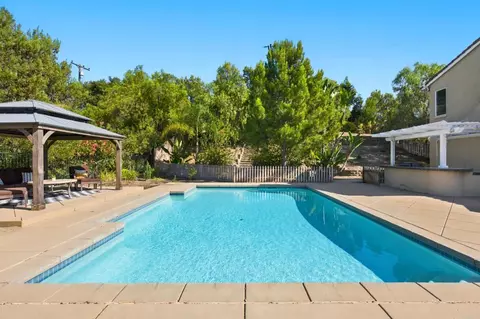Exterior - 399 Amparo Dr, Escondido, CA 92025 photo 5 of 7