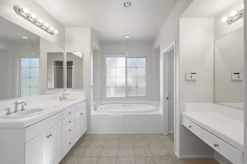 Bath - 399 Amparo Dr, Escondido, CA 92025 photo 1 of 5