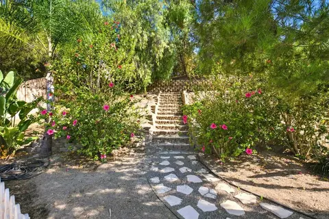 Exterior - 399 Amparo Dr, Escondido, CA 92025 photo 7 of 7