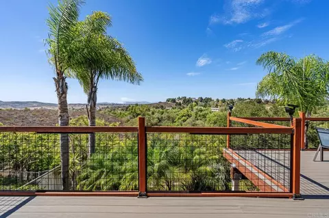 Exterior - 5276 Willow Walk, Oceanside, CA 92057 photo 5 of 9