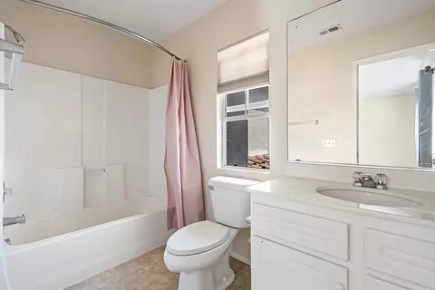 Bath - 5276 Willow Walk, Oceanside, CA 92057 photo 4 of 5