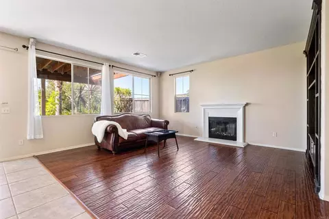 Living - 5276 Willow Walk, Oceanside, CA 92057 photo 3 of 6