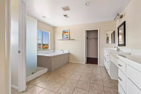 Bath - 5276 Willow Walk, Oceanside, CA 92057 photo 3 of 5