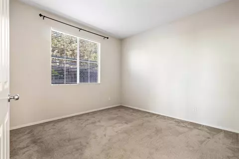 Bedroom - 5276 Willow Walk, Oceanside, CA 92057 photo 1 of 4