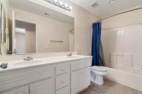 Bath - 5276 Willow Walk, Oceanside, CA 92057 photo 5 of 5