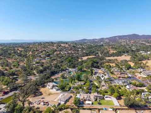 View/Area - 2125 Walnut Ln, Vista, CA 92084 photo 7 of 10