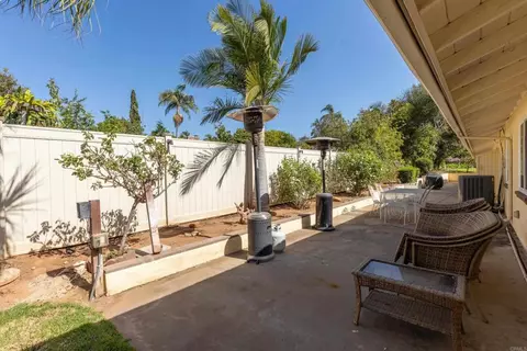 Exterior - 2125 Walnut Ln, Vista, CA 92084 photo 10 of 16