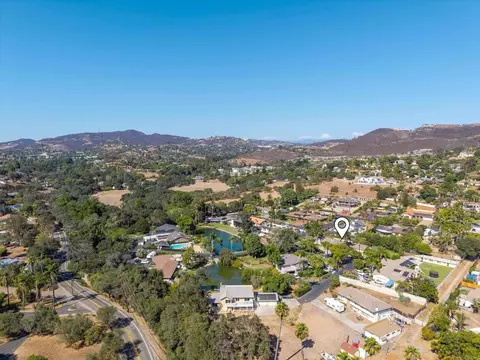 View/Area - 2125 Walnut Ln, Vista, CA 92084 photo 8 of 10