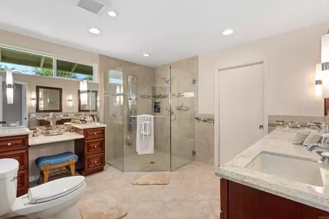 Bath - 2125 Walnut Ln, Vista, CA 92084 photo 1 of 5