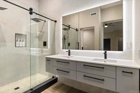 Bath - 4925 Icaria Way, Oceanside, CA 92056 photo 4 of 5