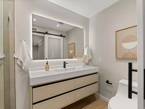 Bath - 4925 Icaria Way, Oceanside, CA 92056 photo 4 of 5