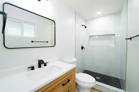 Bath - 1758 Manor Dr, Vista, CA 92084 photo 1 of 2