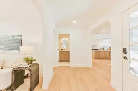 Entry Way - 2399 Ivy Rd, Oceanside, CA 92054 photo 2 of 8