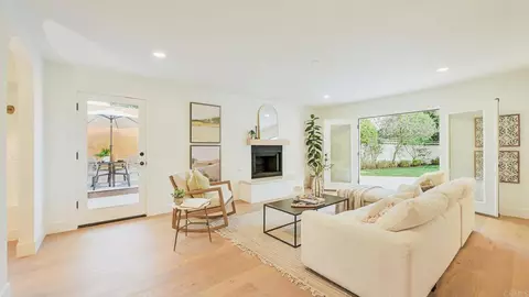 Living - 2399 Ivy Rd, Oceanside, CA 92054 photo 2 of 8