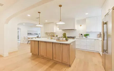 Kitchen - 2399 Ivy Rd, Oceanside, CA 92054 photo 3 of 7