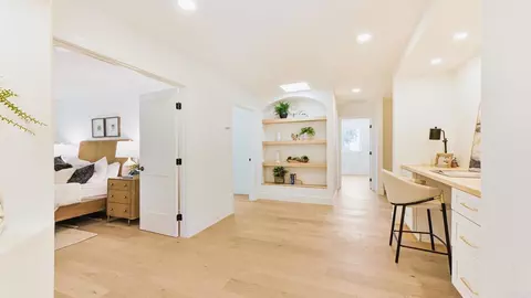Entry Way - 2399 Ivy Rd, Oceanside, CA 92054 photo 6 of 8