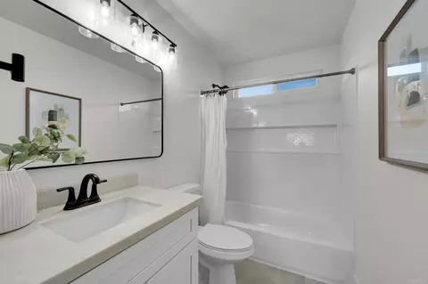 Bath - 231 Argus Way, Oceanside, CA 92057 photo 2 of 4