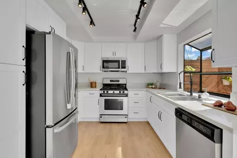 Kitchen - 231 Argus Way, Oceanside, CA 92057 photo 2 of 4