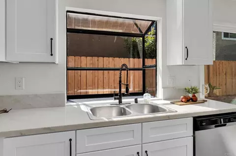 Kitchen - 231 Argus Way, Oceanside, CA 92057 photo 4 of 4