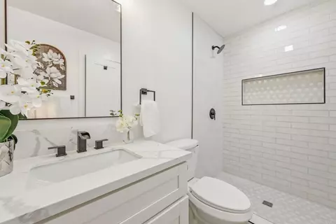 Bath - 623 Kimball St, Escondido, CA 92027 photo 2 of 3