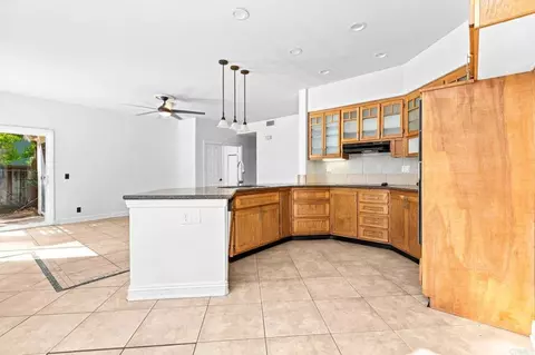 Kitchen - 30371 Tradewater Ct, Temecula, CA 92591 photo 4 of 6