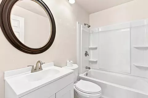 Bath - 30371 Tradewater Ct, Temecula, CA 92591 photo 3 of 6