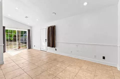 Living - 30371 Tradewater Ct, Temecula, CA 92591 photo 9 of 10